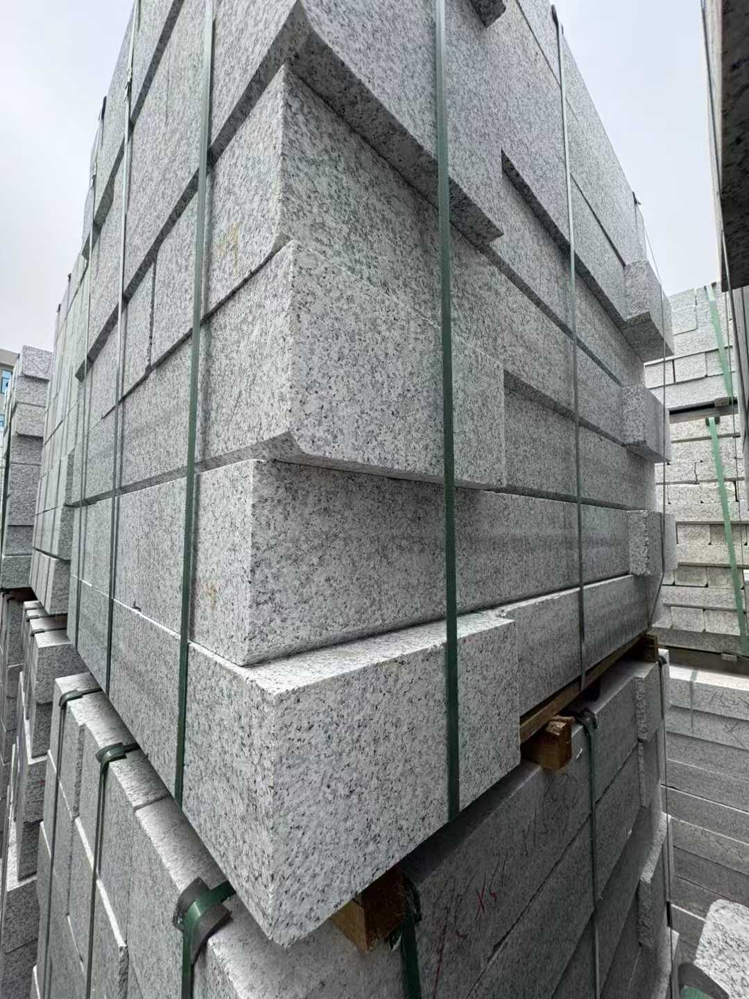 上海芝麻白路牙石 马路牙子