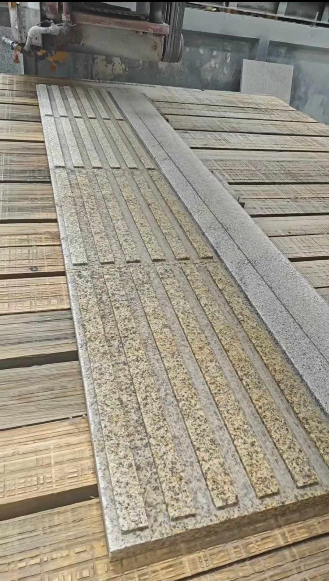 上海黄金麻盲道石 盲条